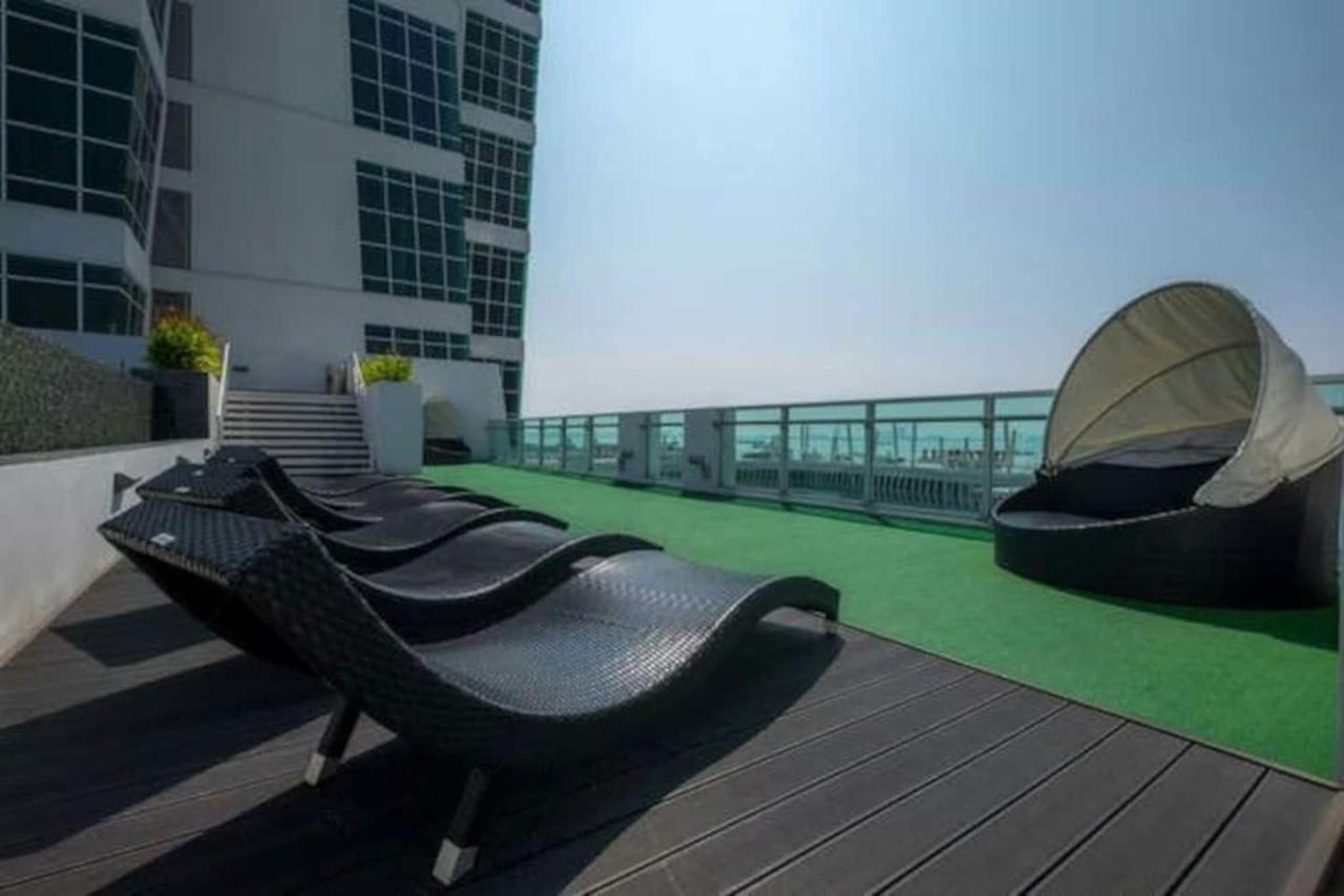 Loft Pano Seaview Suite 2 Bedroom By The Only Bnb Jelutong Exterior foto